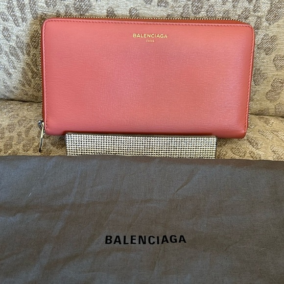 Balenciaga Coral colored leather long zip around wallet - Picture 1 of 16
